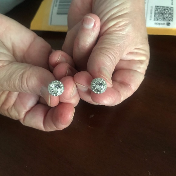 Premier Necklace and Earring Set - Picture 5 of 5